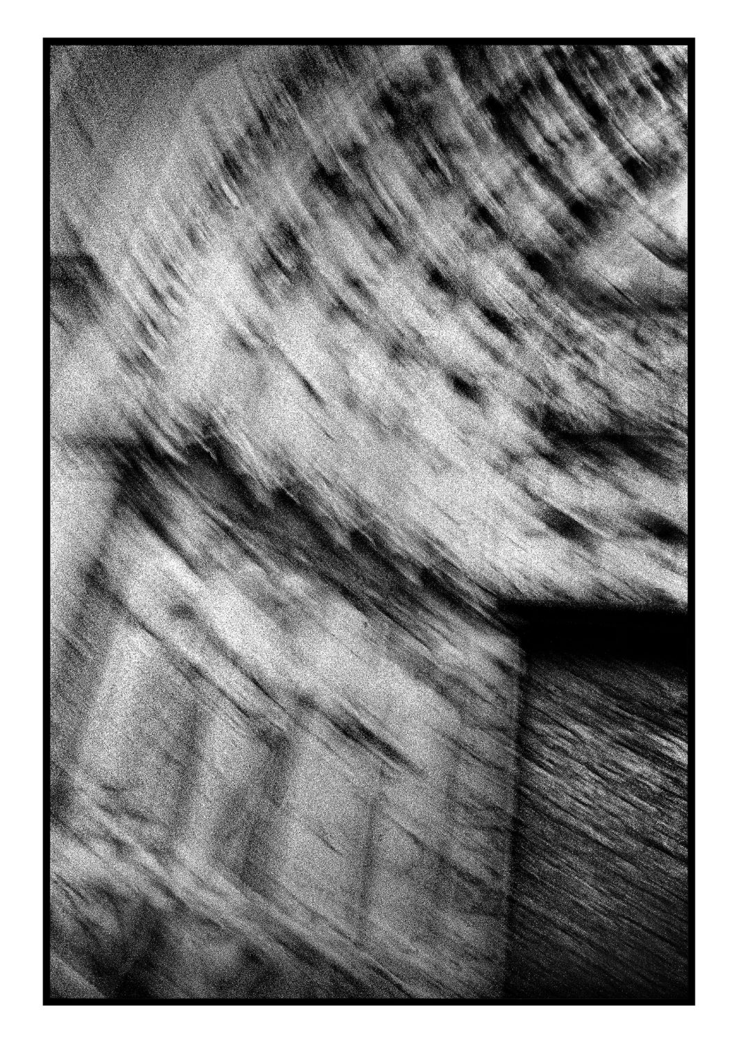 Photo, Ange, Notre Dame de Paris, Monument, Porte, Flou, Bougé, Sculpture, Cathédrale, Cathédrale Notre Dame de Paris, Devanture, Bas-relief, Reportage, Noir et blanc, n&b, nb, Paris, France